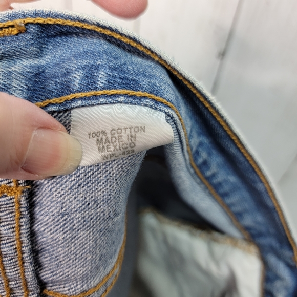 Levi's Women's 501 Button Fly Blue Denim Jean Shorts Size 30 Raw Hem Mid-Rise. - Picture 7 of 8